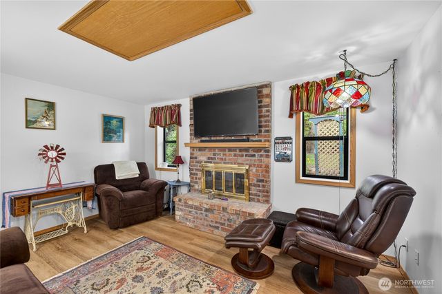 1300 Woodland Drive, Mount Vernon, WA 98274
