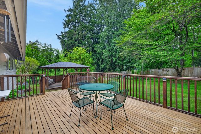 1300 Woodland Drive, Mount Vernon, WA 98274