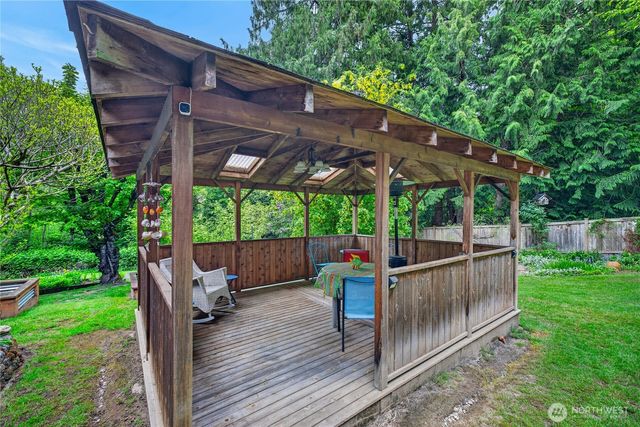 1300 Woodland Drive, Mount Vernon, WA 98274
