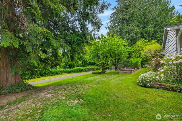 1300 Woodland Drive, Mount Vernon, WA 98274