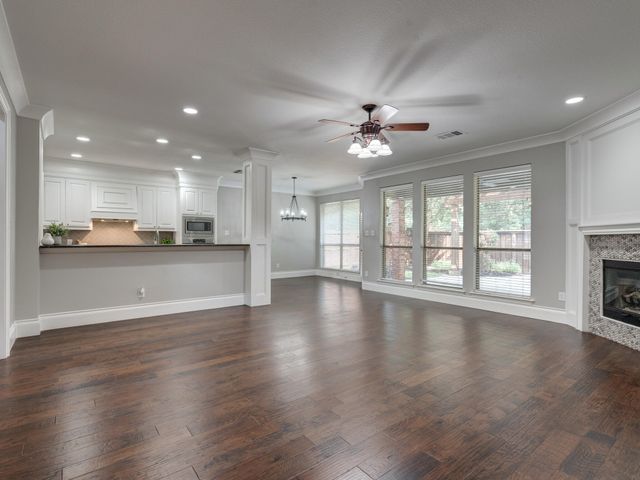 708 Lonesome Dove Trail, Hurst, TX 76054