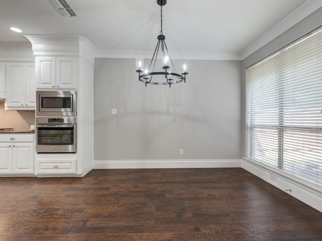 708 Lonesome Dove Trail, Hurst, TX 76054
