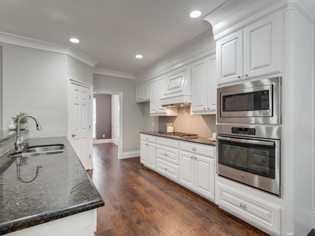 708 Lonesome Dove Trail, Hurst, TX 76054