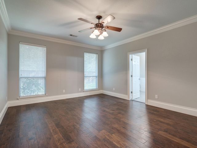708 Lonesome Dove Trail, Hurst, TX 76054