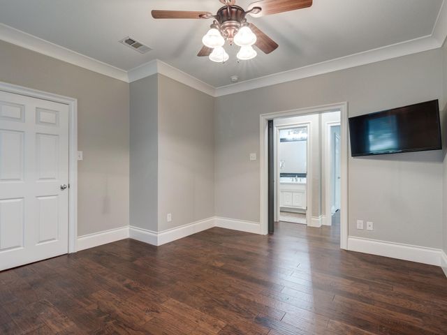 708 Lonesome Dove Trail, Hurst, TX 76054