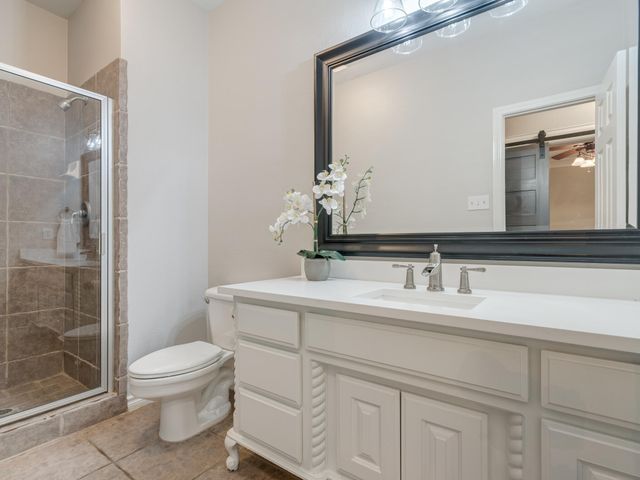708 Lonesome Dove Trail, Hurst, TX 76054