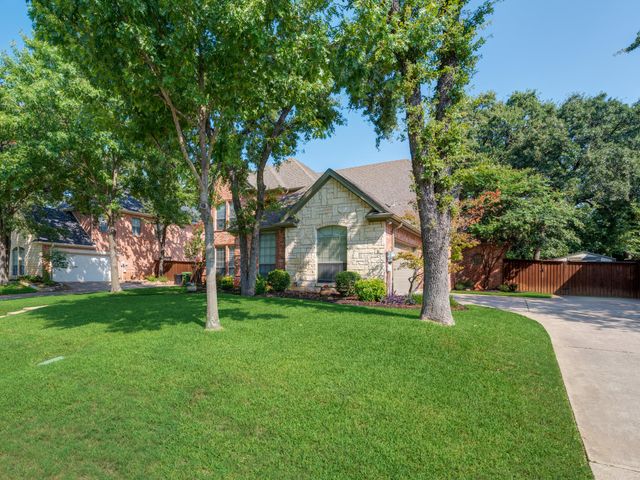 708 Lonesome Dove Trail, Hurst, TX 76054
