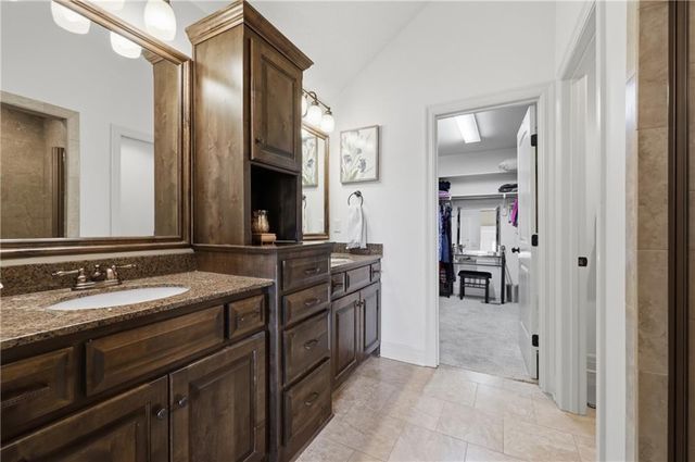 1528 SW ANTIQUITY Drive, Lee's Summit, MO 64081