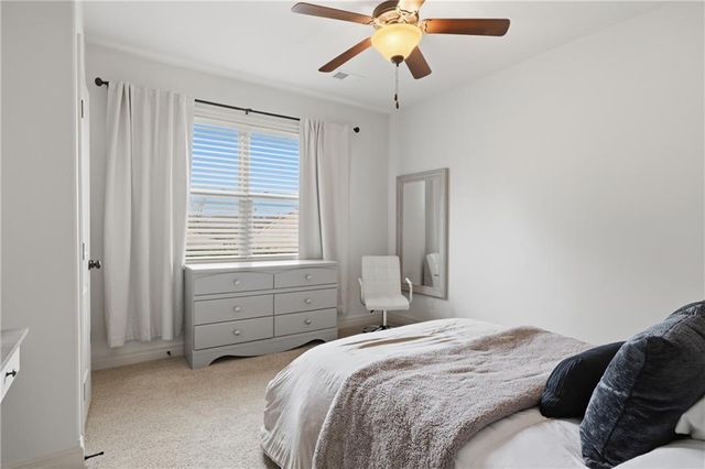 1528 SW ANTIQUITY Drive, Lee's Summit, MO 64081