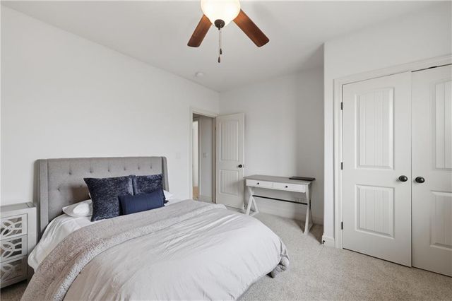 1528 SW ANTIQUITY Drive, Lee's Summit, MO 64081