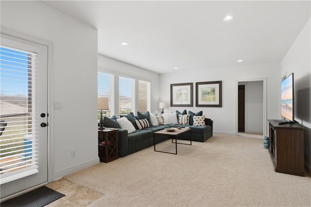 1528 SW ANTIQUITY Drive, Lee's Summit, MO 64081