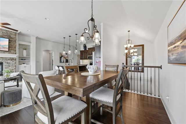 1528 SW ANTIQUITY Drive, Lee's Summit, MO 64081