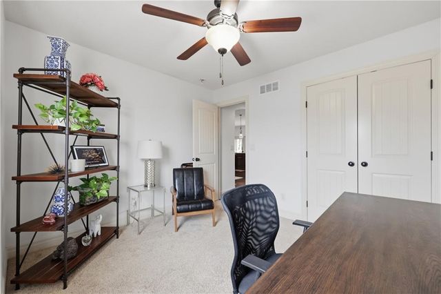 1528 SW ANTIQUITY Drive, Lee's Summit, MO 64081