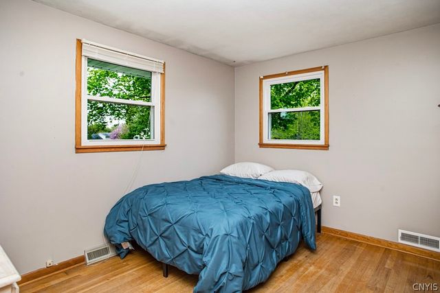 9 Nightingale, Clay, NY 13090