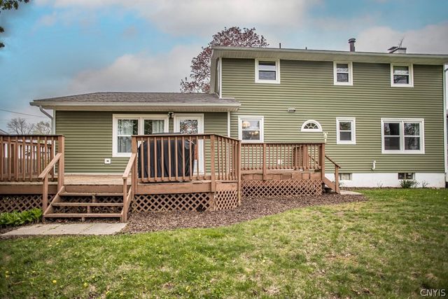 9 Nightingale, Clay, NY 13090