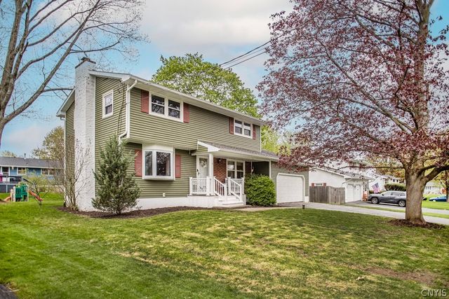 9 Nightingale, Clay, NY 13090