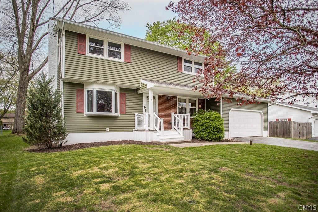 9 Nightingale, Clay, NY 13090