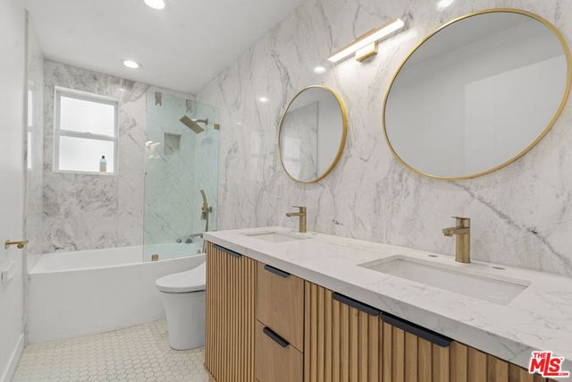 157 Hart Avenue, Santa Monica, CA 90405