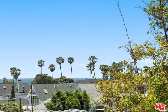 157 Hart Avenue, Santa Monica, CA 90405