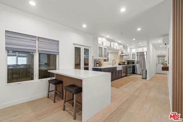 157 Hart Avenue, Santa Monica, CA 90405