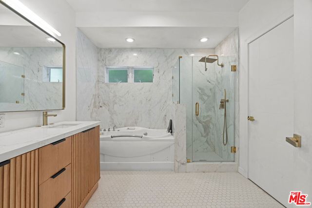 157 Hart Avenue, Santa Monica, CA 90405