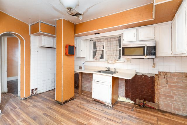 5239 S Ingleside Avenue, Chicago, IL 60615