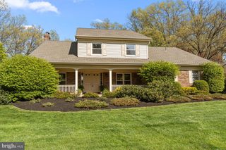 390 SHERWOOD DR, Yardley, PA 19067