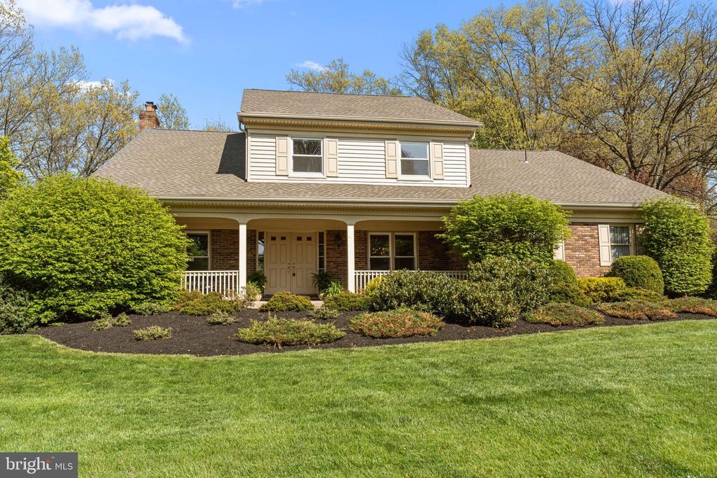 390 SHERWOOD DR, Yardley, PA 19067