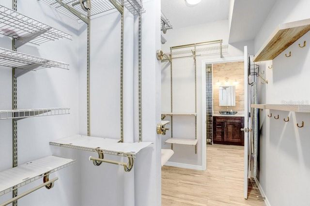 5302 WATERLEAF COURT, Valrico, FL 33596