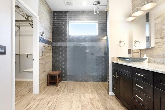 5302 WATERLEAF COURT, Valrico, FL 33596