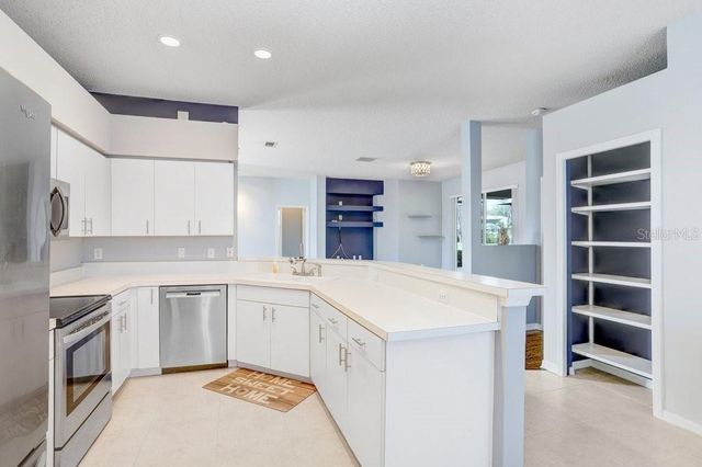 5302 WATERLEAF COURT, Valrico, FL 33596