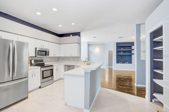 5302 WATERLEAF COURT, Valrico, FL 33596