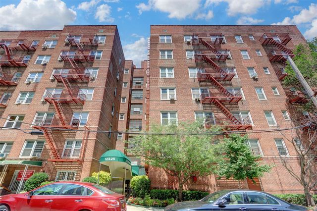 123-25 82nd Avenue 5R, Kew Gardens, NY 11415