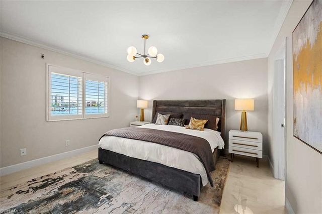 9103 Vanderbilt DR 205, Naples, FL 34108