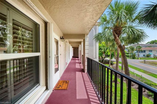 9103 Vanderbilt DR 205, Naples, FL 34108