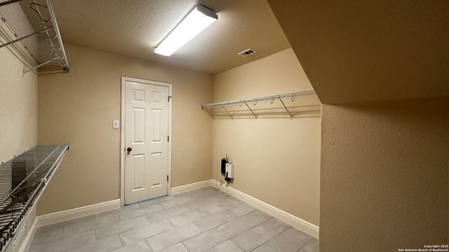 9703 JUSTICE LN, San Antonio, TX 78109