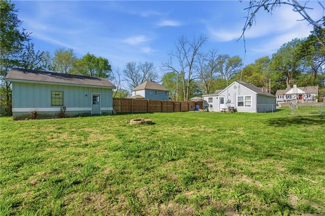 3025 Shrine Park Road, Leavenworth, KS 66048