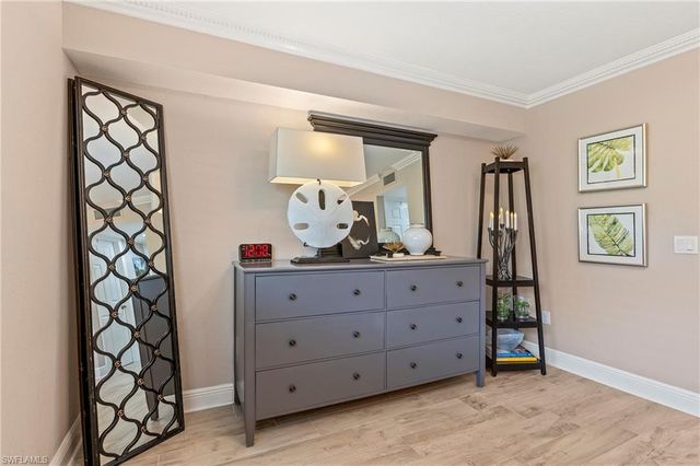 950 7th AVE S 23, Naples, FL 34102