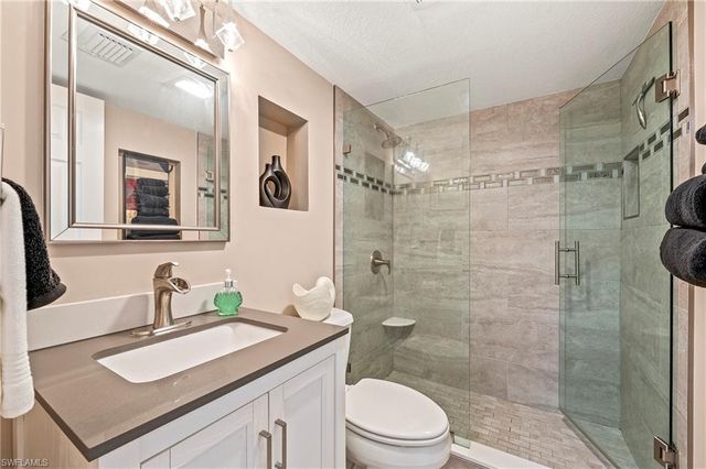 950 7th AVE S 23, Naples, FL 34102