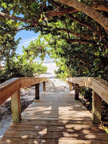 950 7th AVE S 23, Naples, FL 34102