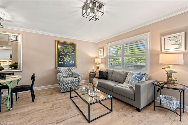 950 7th AVE S 23, Naples, FL 34102