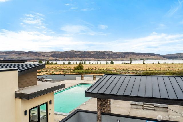 190 Basin Pointe Loop, Vantage, WA 98950