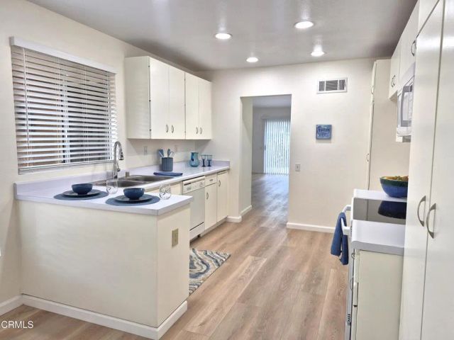 3225 Village 3, Camarillo, CA 93012
