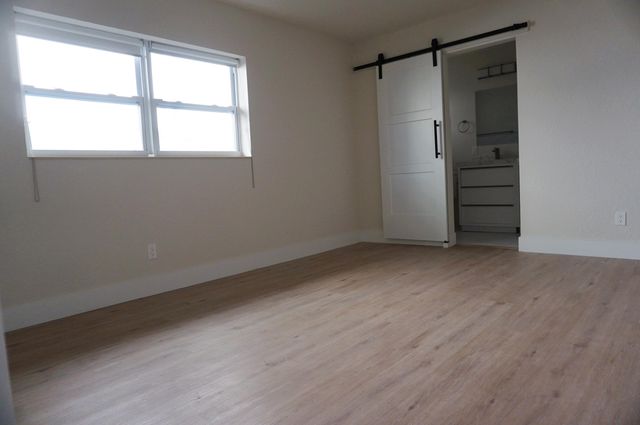 1498 NE 38th Street, Oakland Park, FL 33334