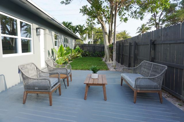 1498 NE 38th Street, Oakland Park, FL 33334