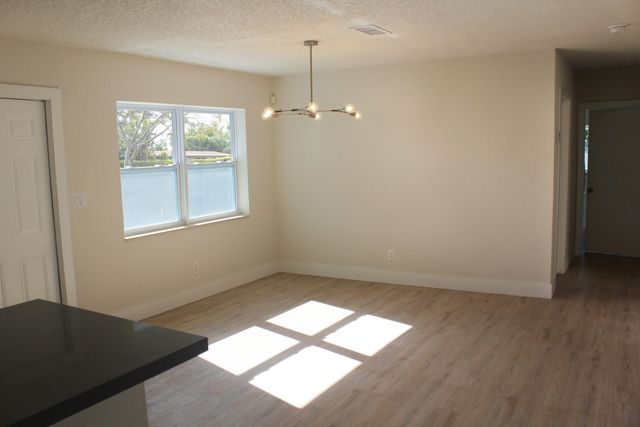 1498 NE 38th Street, Oakland Park, FL 33334