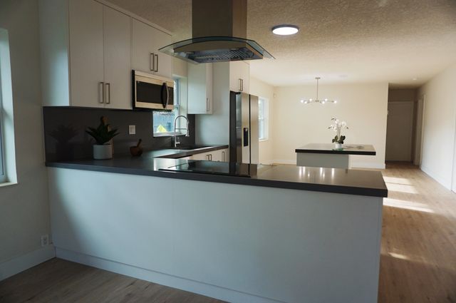 1498 NE 38th Street, Oakland Park, FL 33334