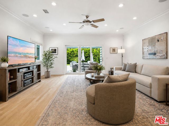 4309 Kraft Avenue, Studio City, CA 91604