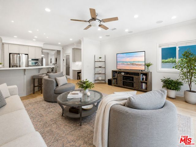 4309 Kraft Avenue, Studio City, CA 91604