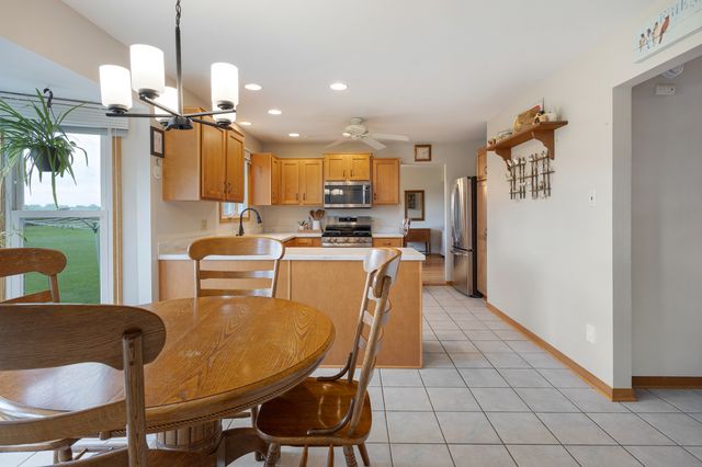 15N133 Shirewood Farm Road, Hampshire, IL 60140